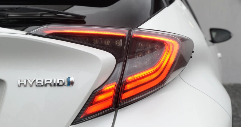 Toyota C-HR cena 92999 przebieg: 100000, rok produkcji 2019 z Jarocin małe 781